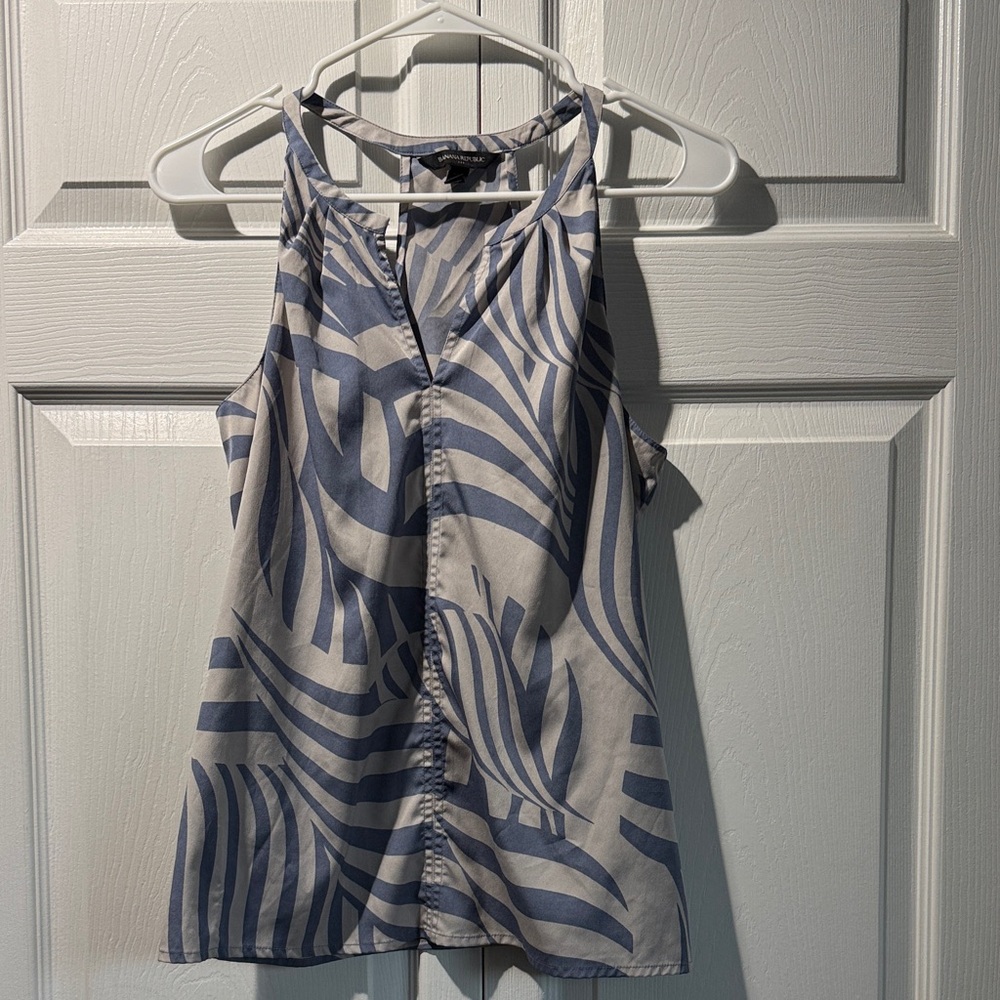 Banana Republic Blue and White Patterned Blouse